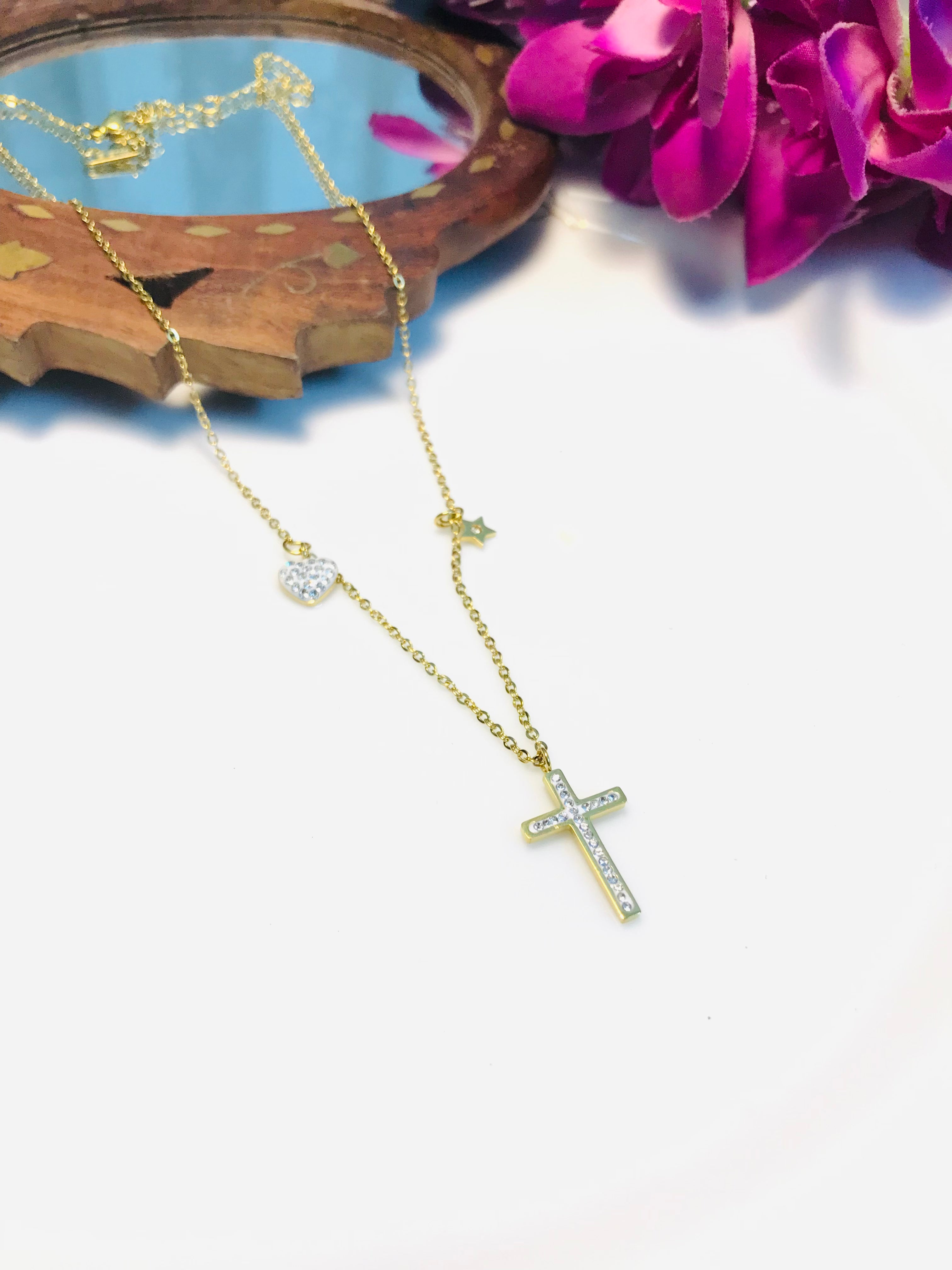 Charm heart cross pendant