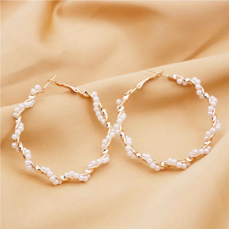 Pearl Twist hoop Earring