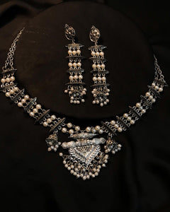 Antique necklace set