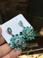 Load image into Gallery viewer, Minty floral Earring
