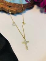 Load image into Gallery viewer, Charm heart cross pendant
