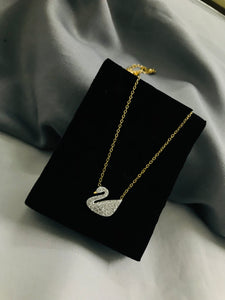 Swan Ss  Pendant White