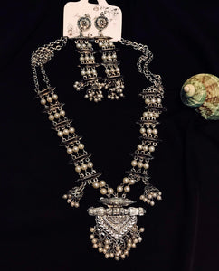 Antique necklace set