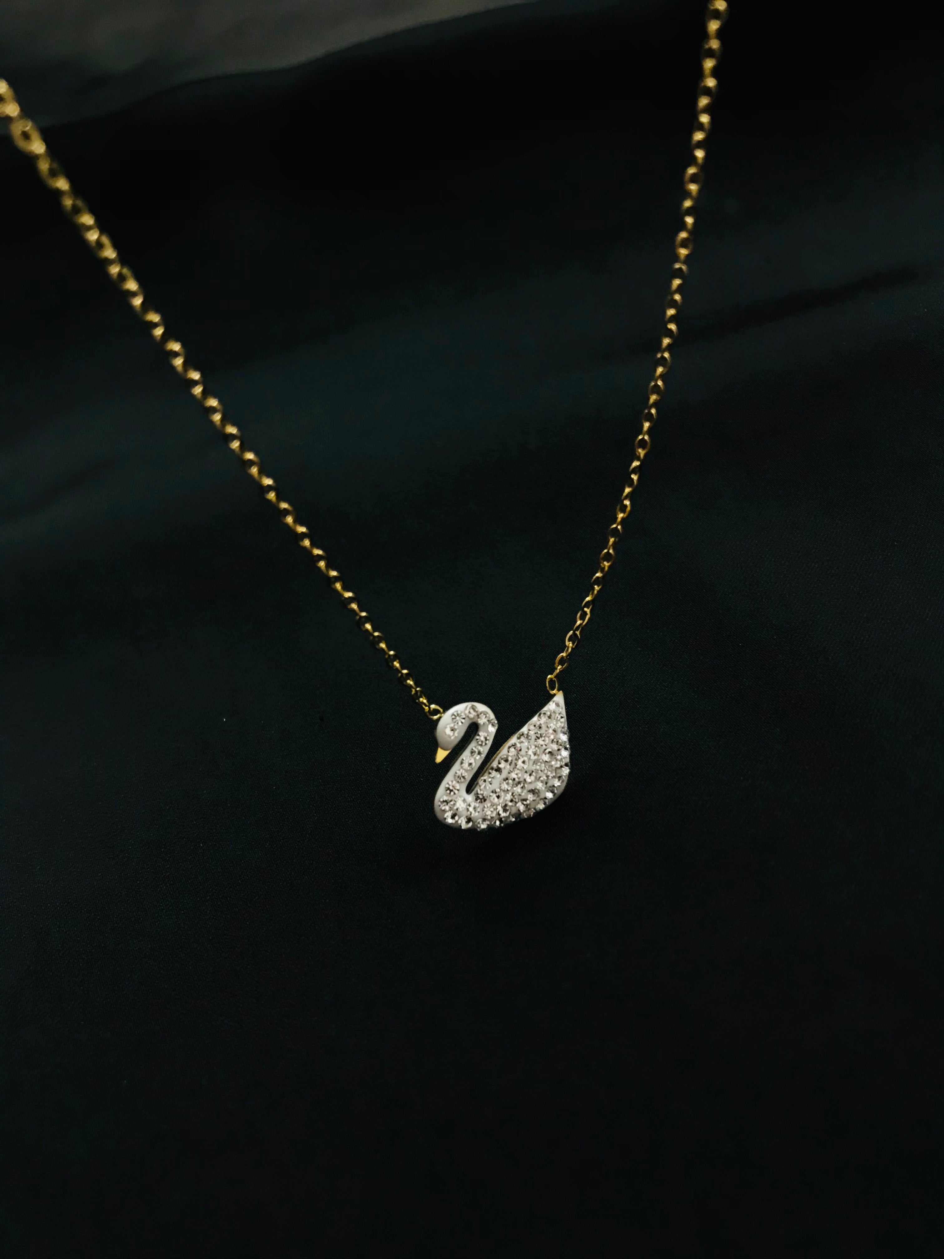 Swan Ss  Pendant White