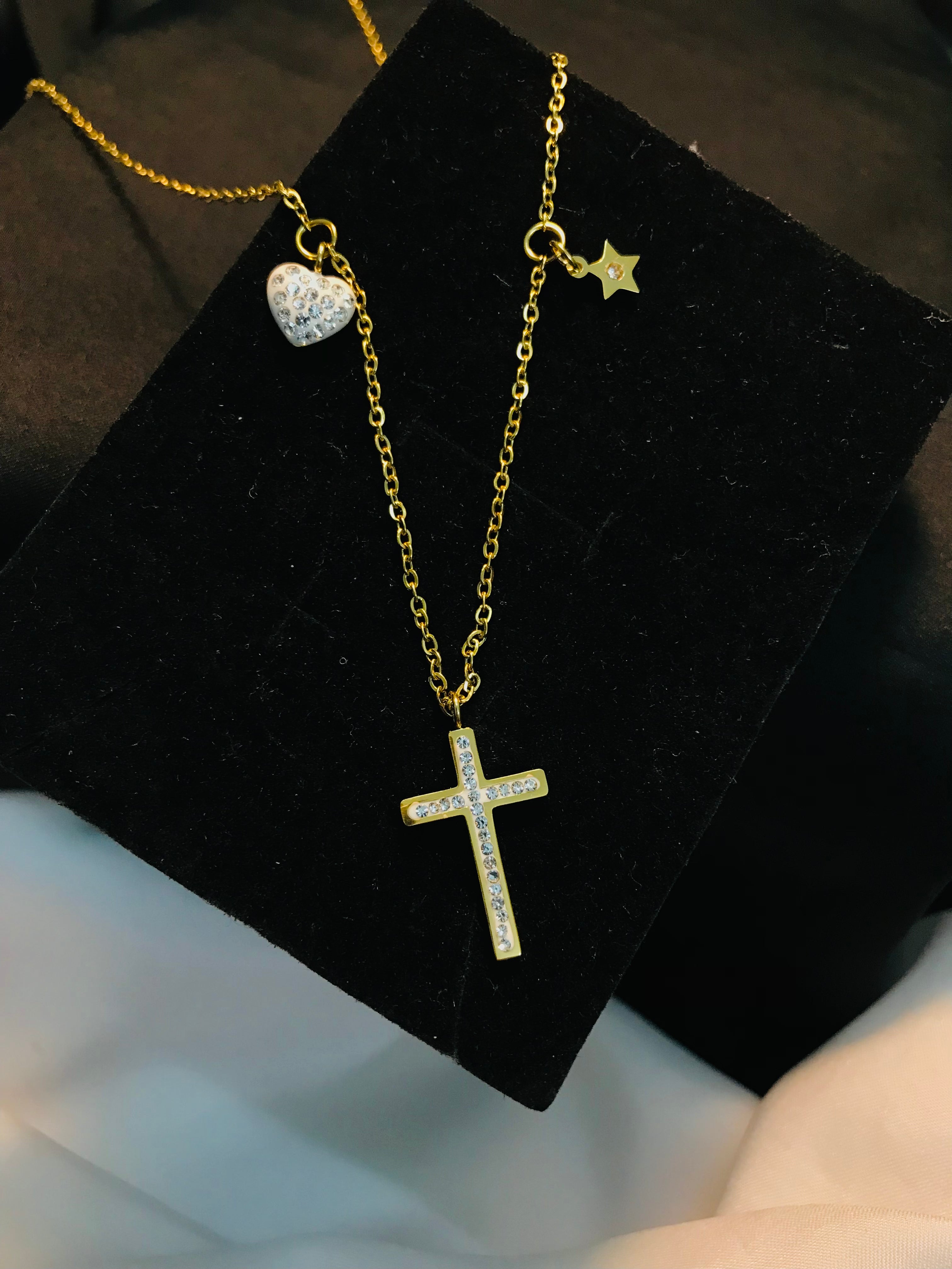 Charm heart cross pendant