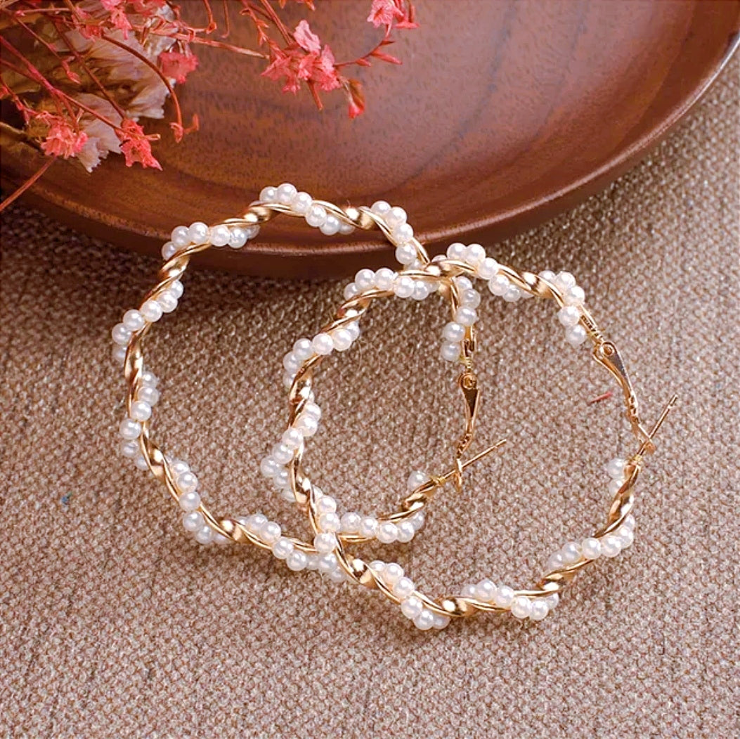 Pearl Twist hoop Earring