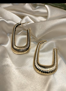 Diagonal Metallic Hoop