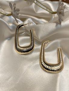 Diagonal Metallic Hoop