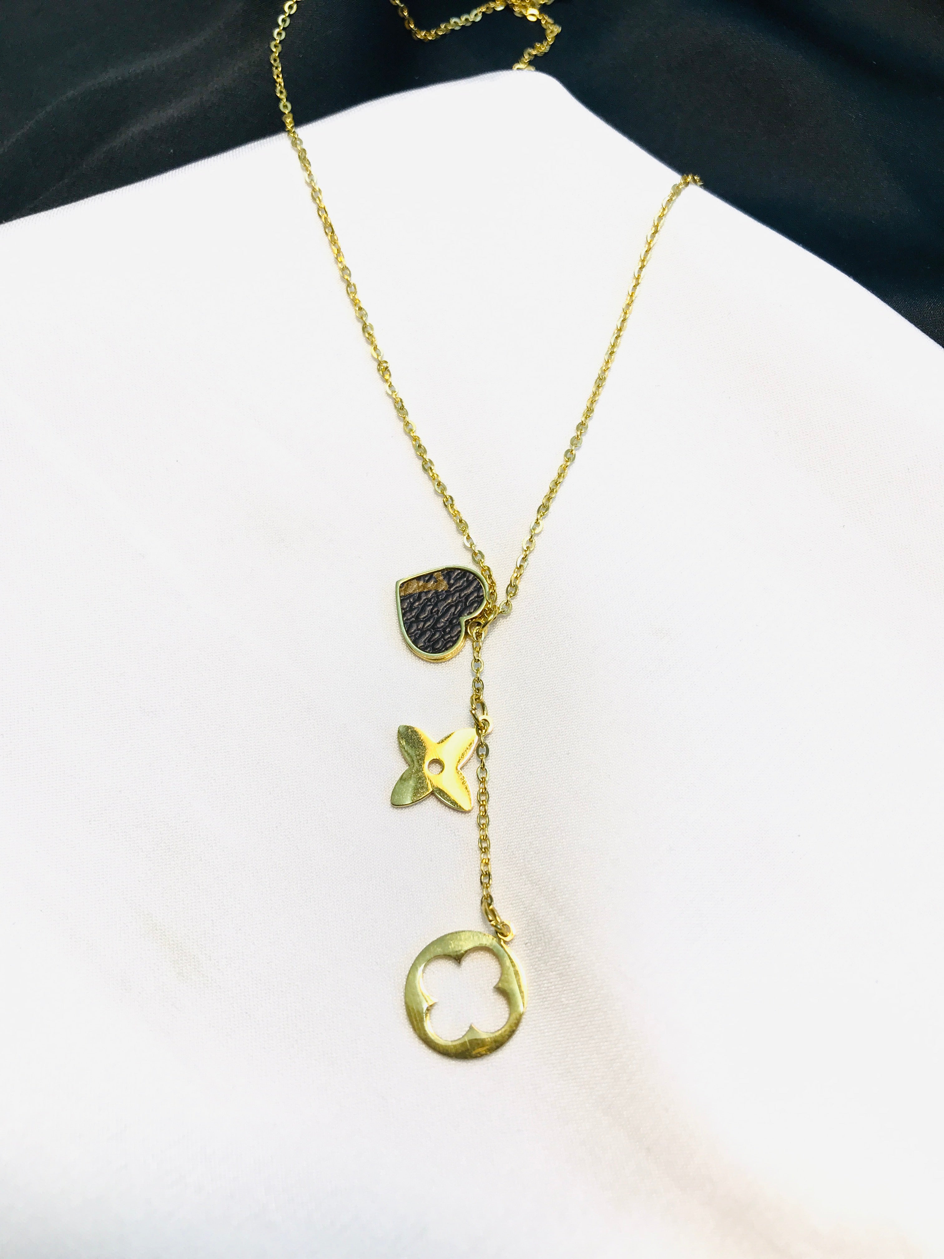 Luis Gold Heart Pendant