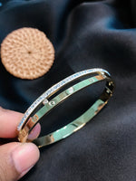 Load image into Gallery viewer, Titanium Kartier Bangle Bracelet-04
