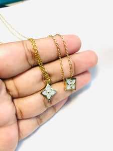 Luise triangle pendant