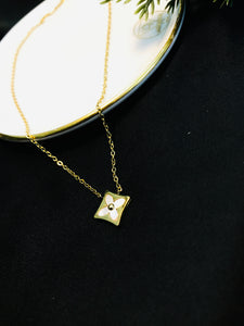 Luise triangle pendant