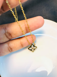 Luise triangle pendant