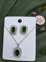 Load image into Gallery viewer, Emerald set earring pendant
