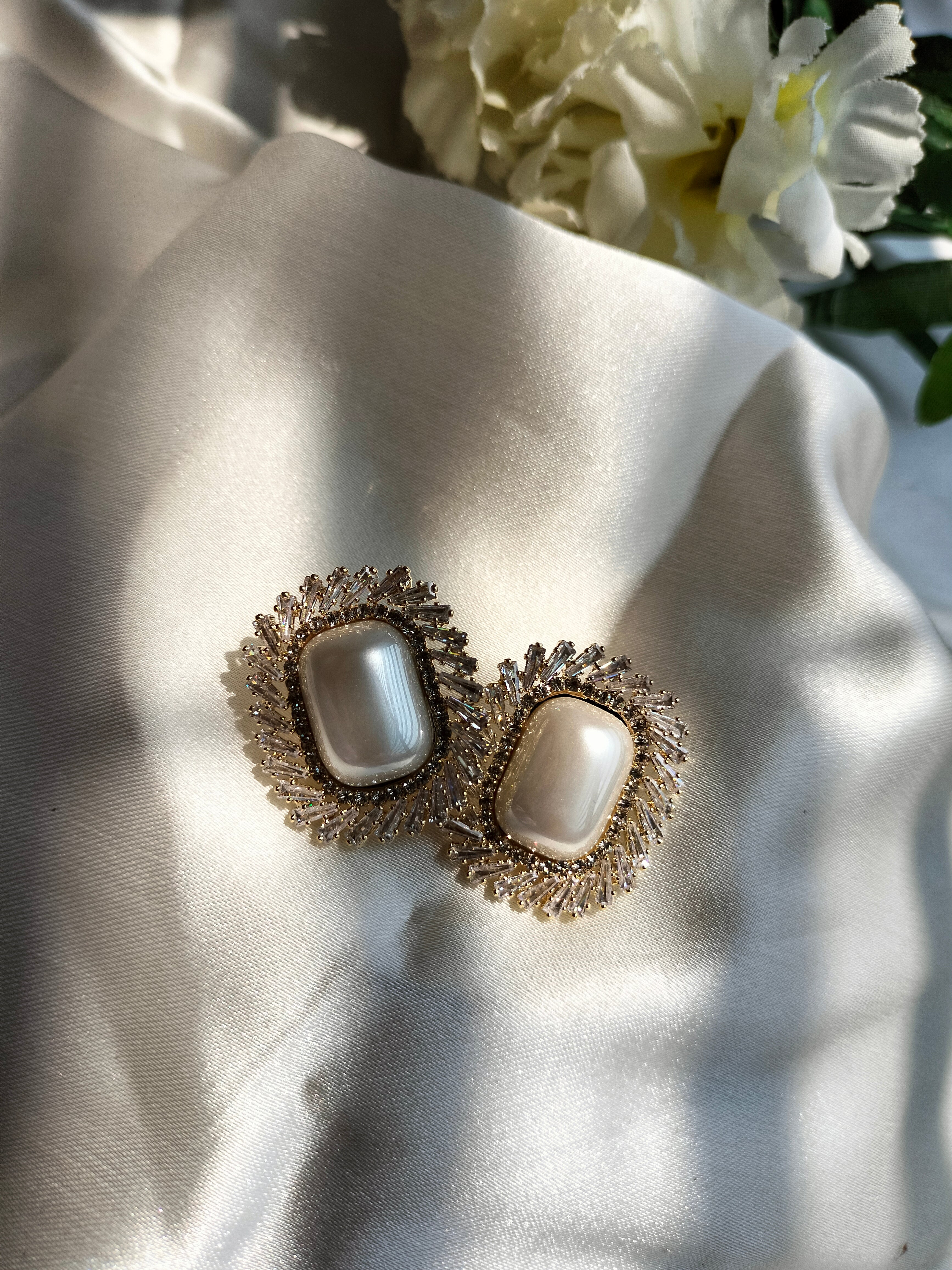 Vintage Pearl stud