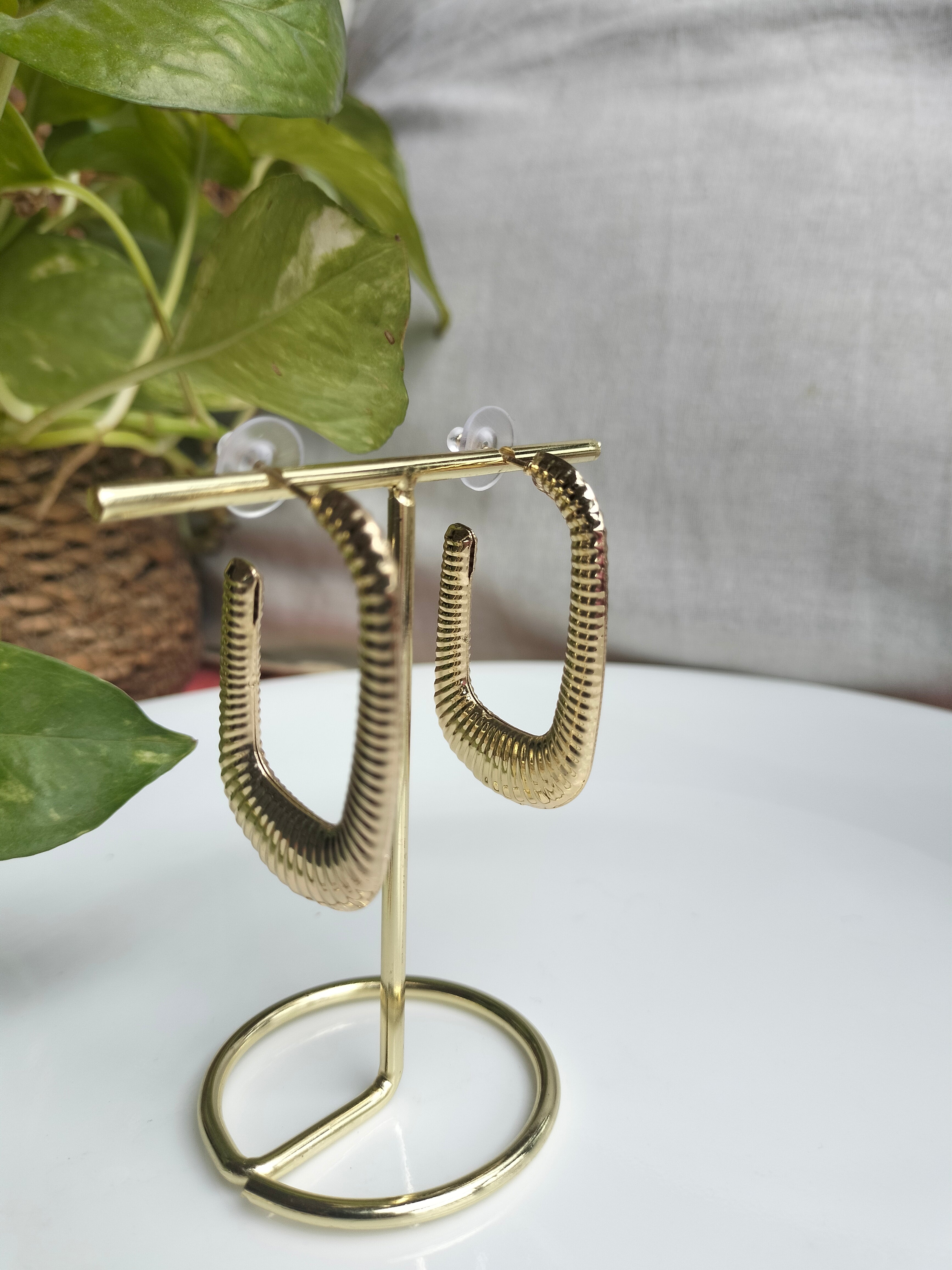 Diagonal Metallic Hoop