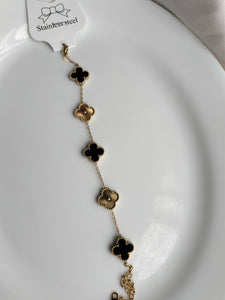 Clovar golden black chain Bracelet