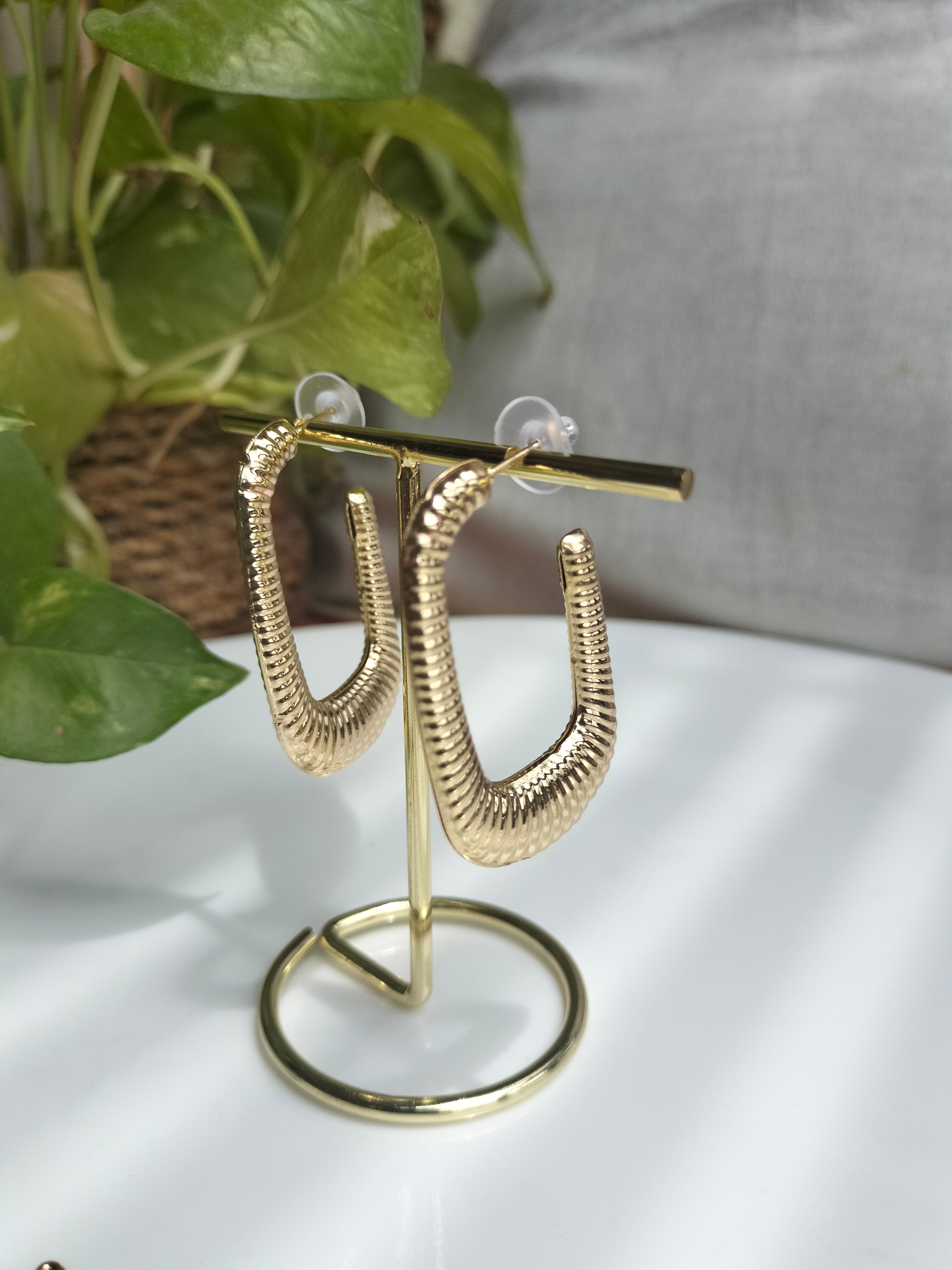 Diagonal Metallic Hoop