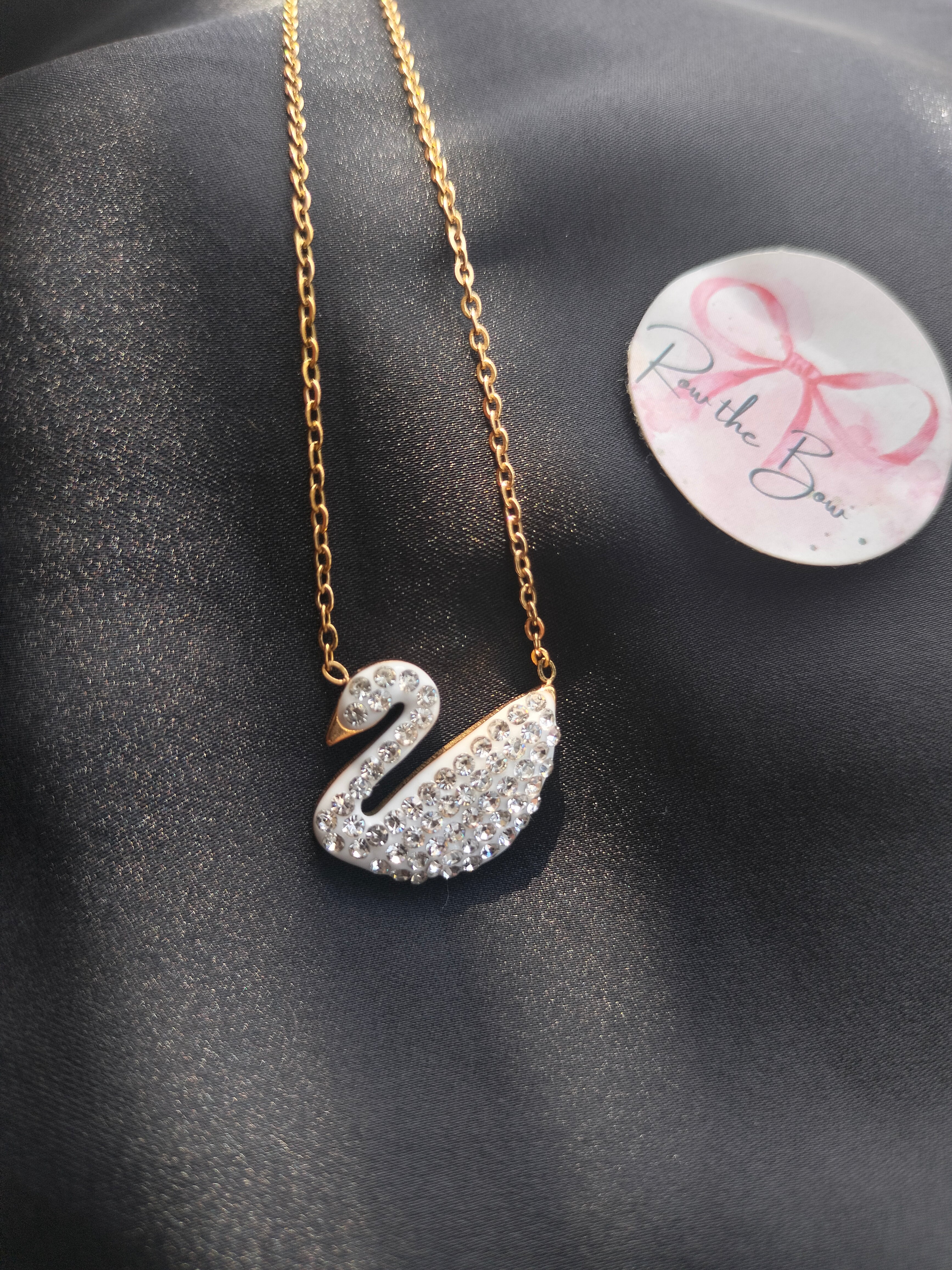 Swan Ss  Pendant White