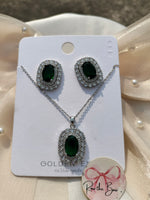 Load image into Gallery viewer, Emerald set earring pendant
