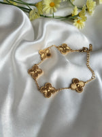 Load image into Gallery viewer, Golden Clovar Chain Bracelet-01
