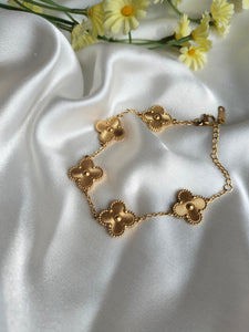 Golden Clovar Chain Bracelet-01