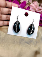 Load image into Gallery viewer, black Stone Kori earring
