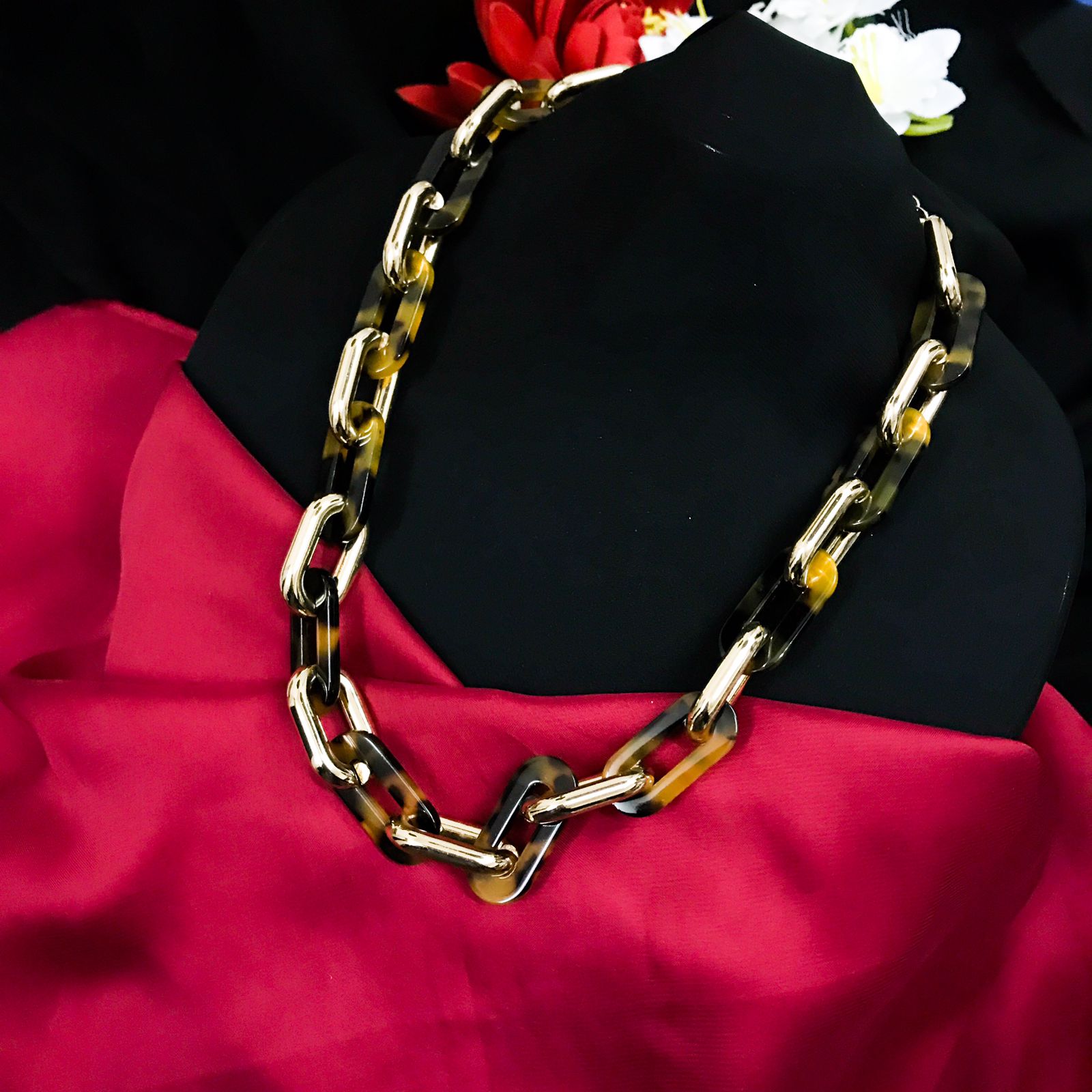 Shackle tiger Necklace