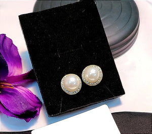 Pearl Stud Earring