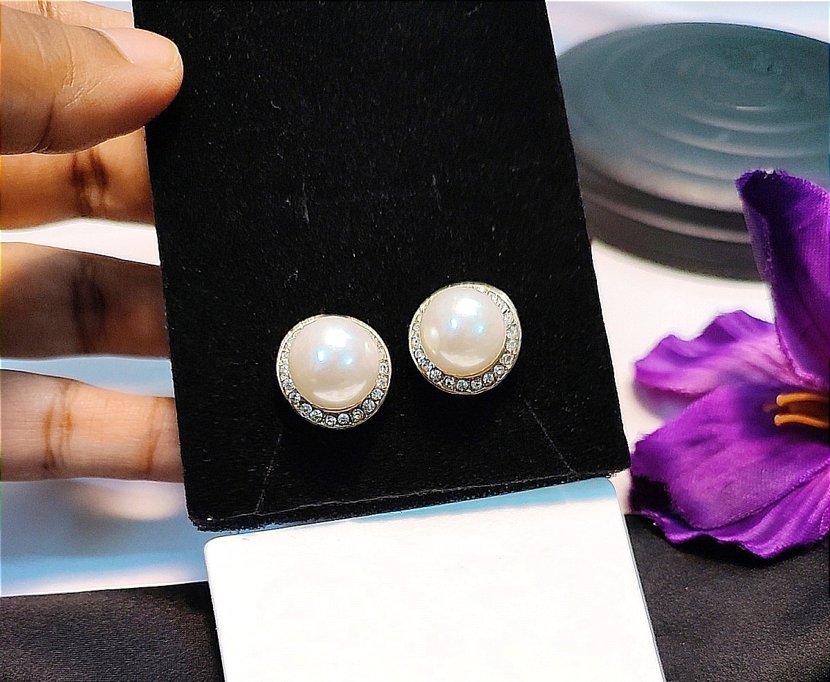 Pearl Stud Earring