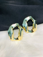 Load image into Gallery viewer, Golden Metallic Circle Earring
