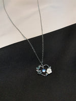 Load image into Gallery viewer, Floral Hearted Pendant-001
