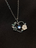 Load image into Gallery viewer, Floral Hearted Pendant-001
