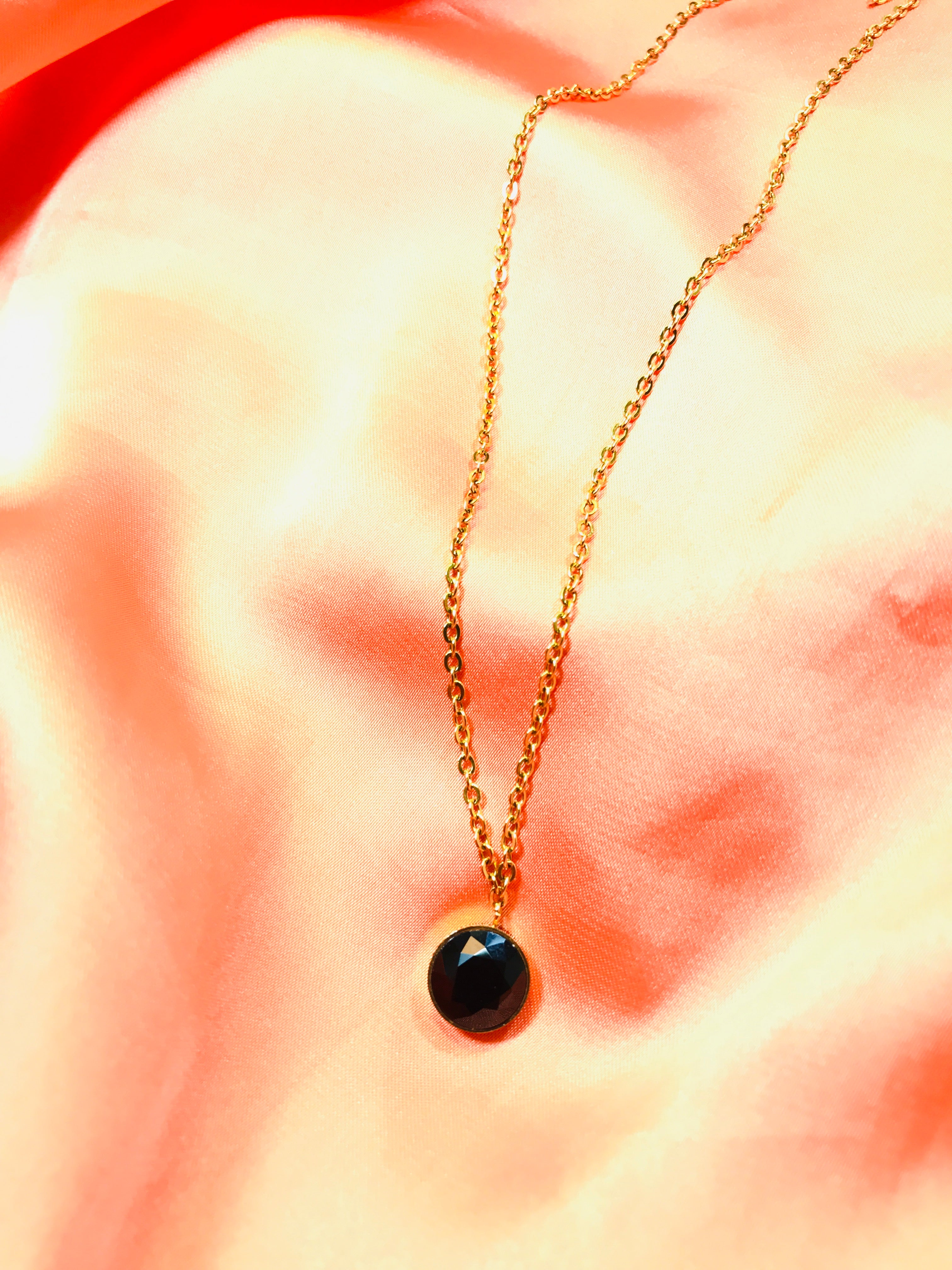 Black Compact Pendant