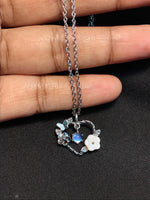 Load image into Gallery viewer, Floral Hearted Pendant-001
