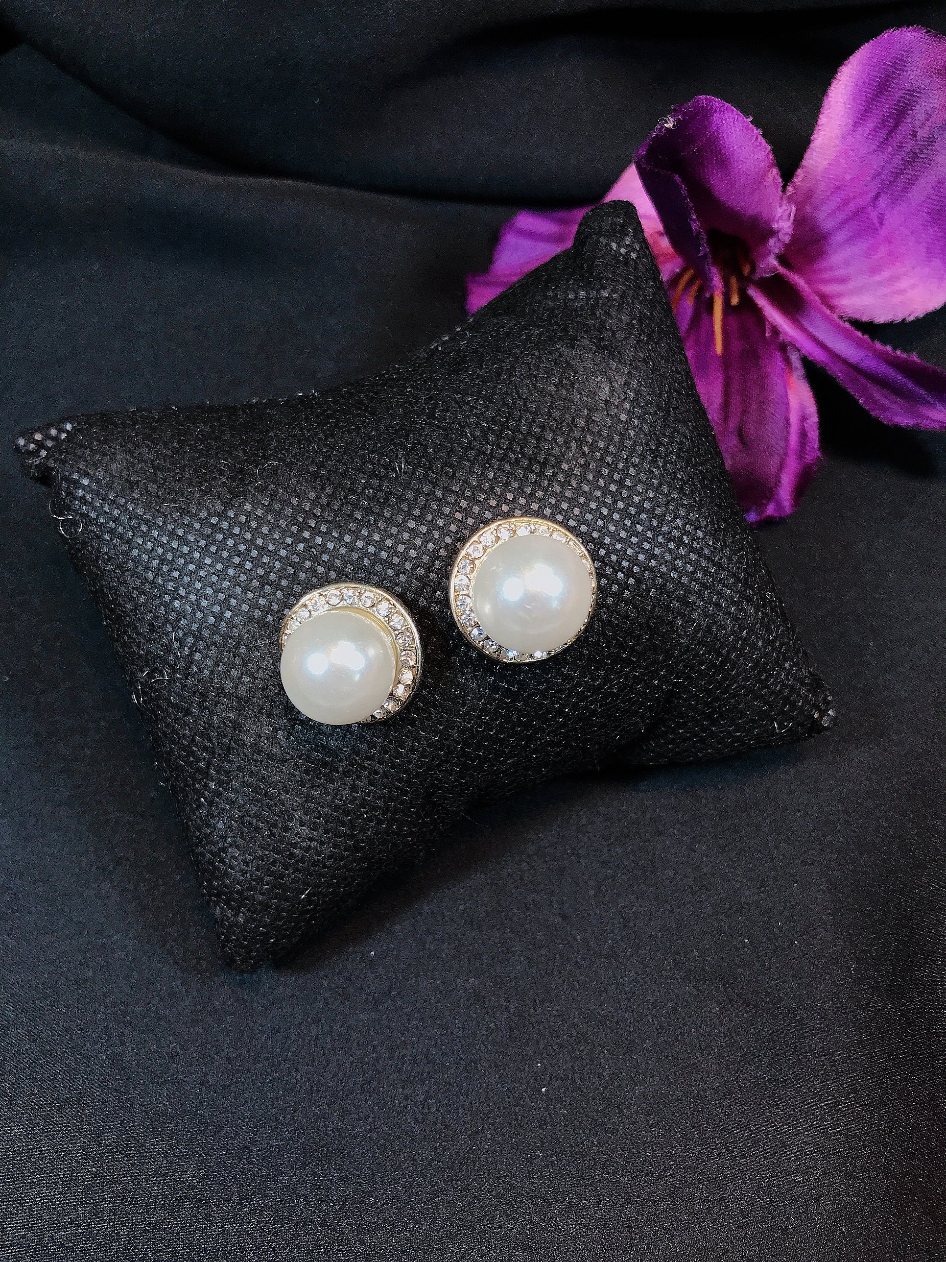 Pearl Stud Earring