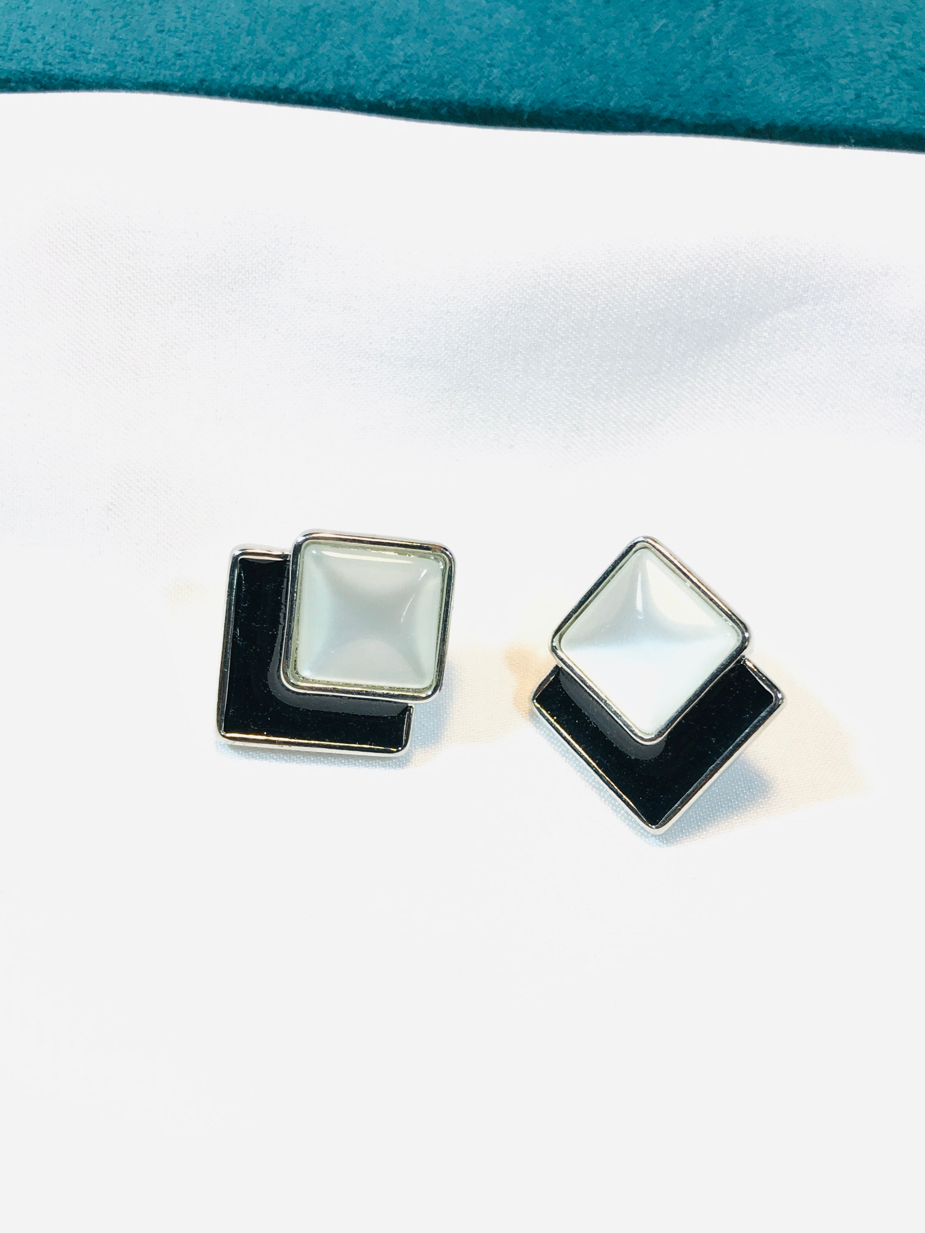 B & W enamel Triangle Earrings