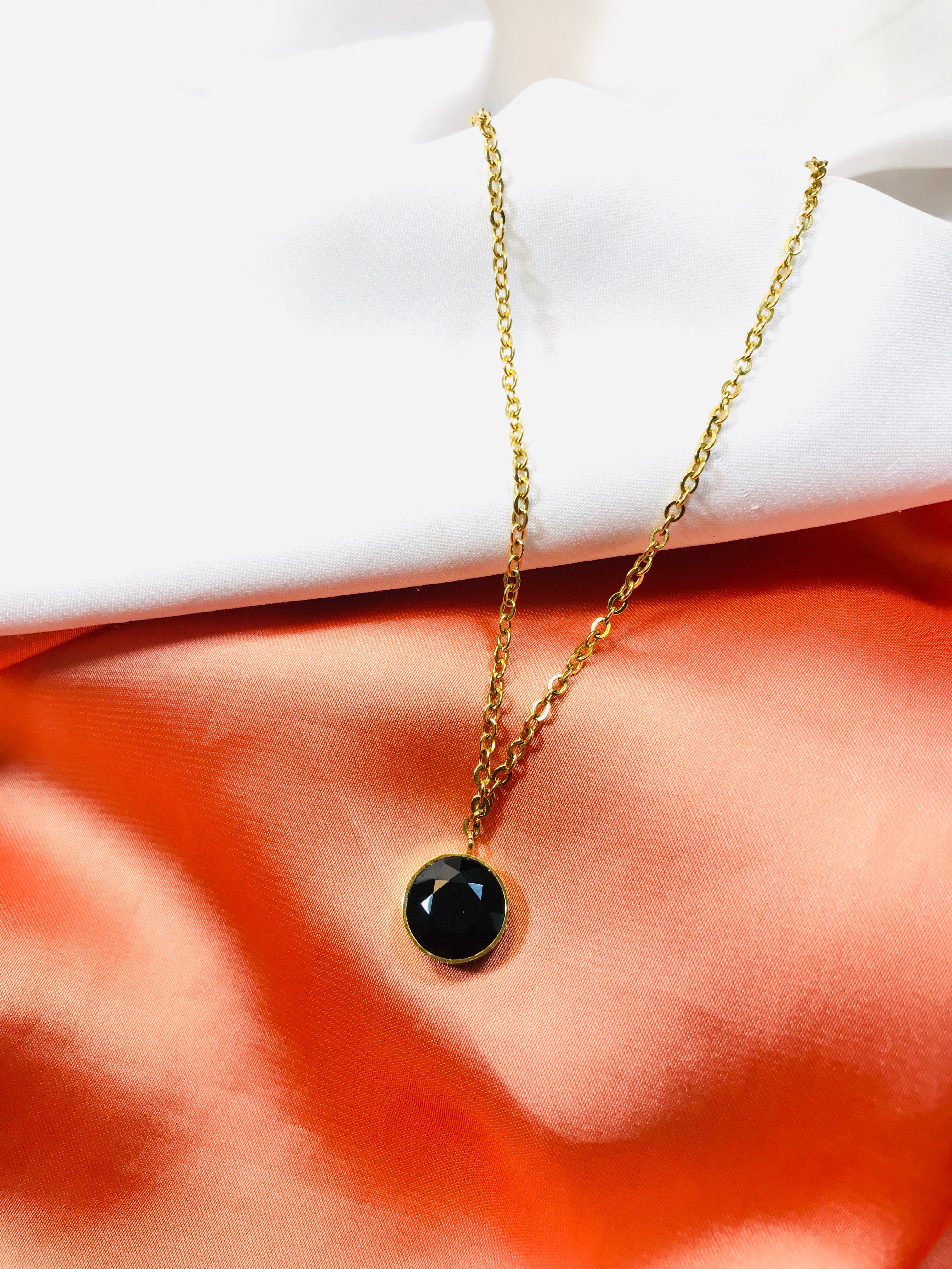 Black Compact Pendant