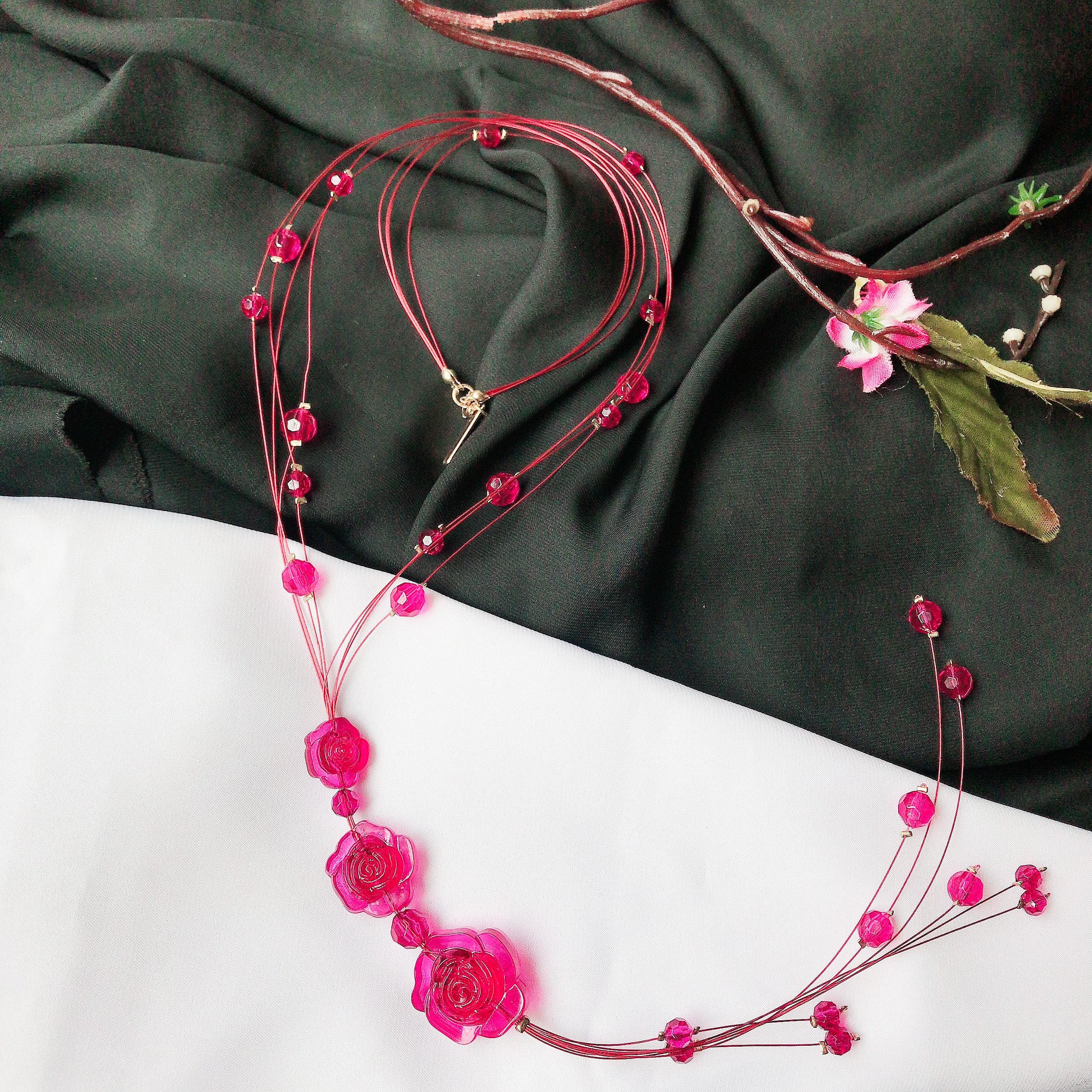 Rose beads necklace