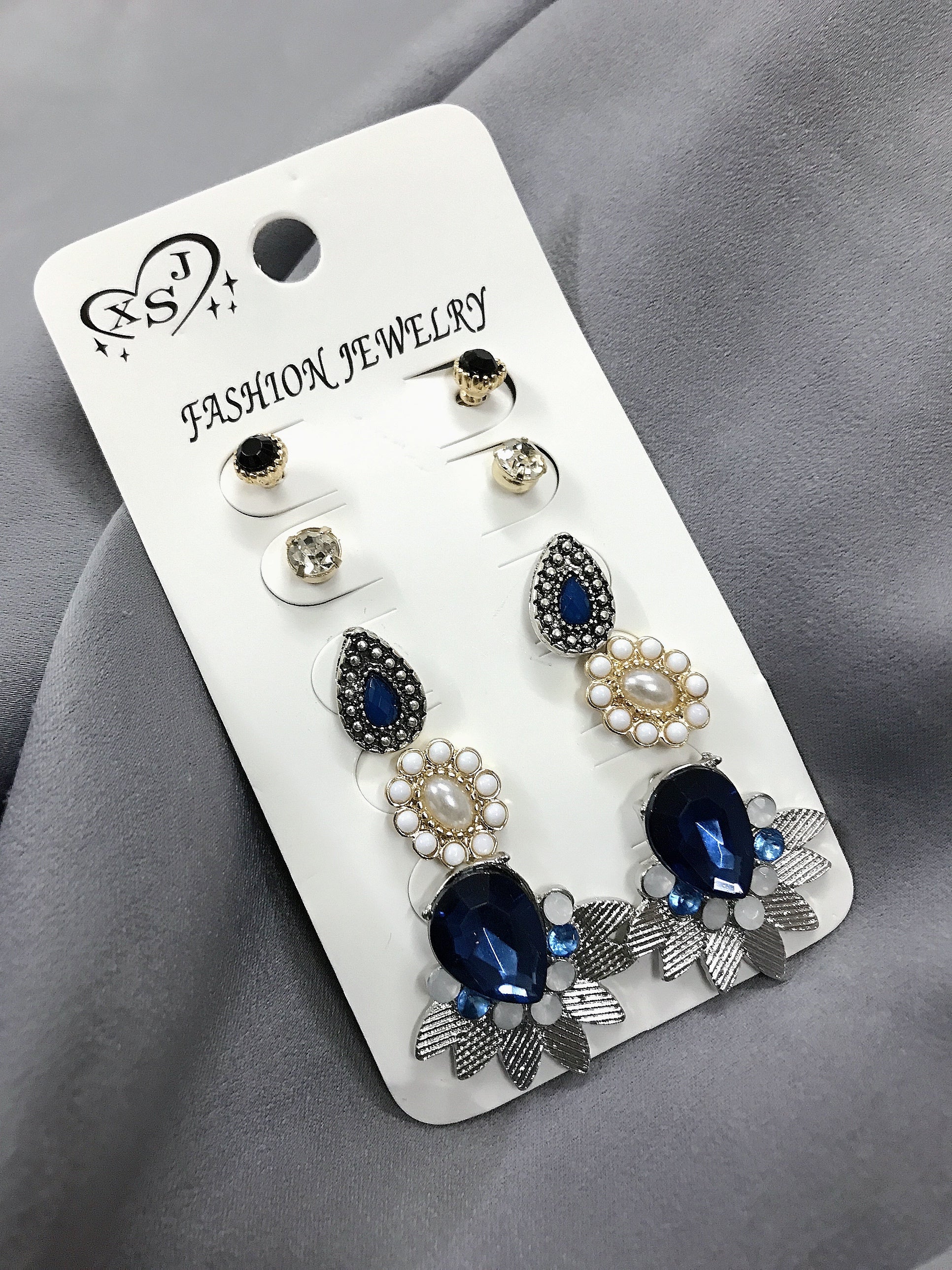 Blue Stud set