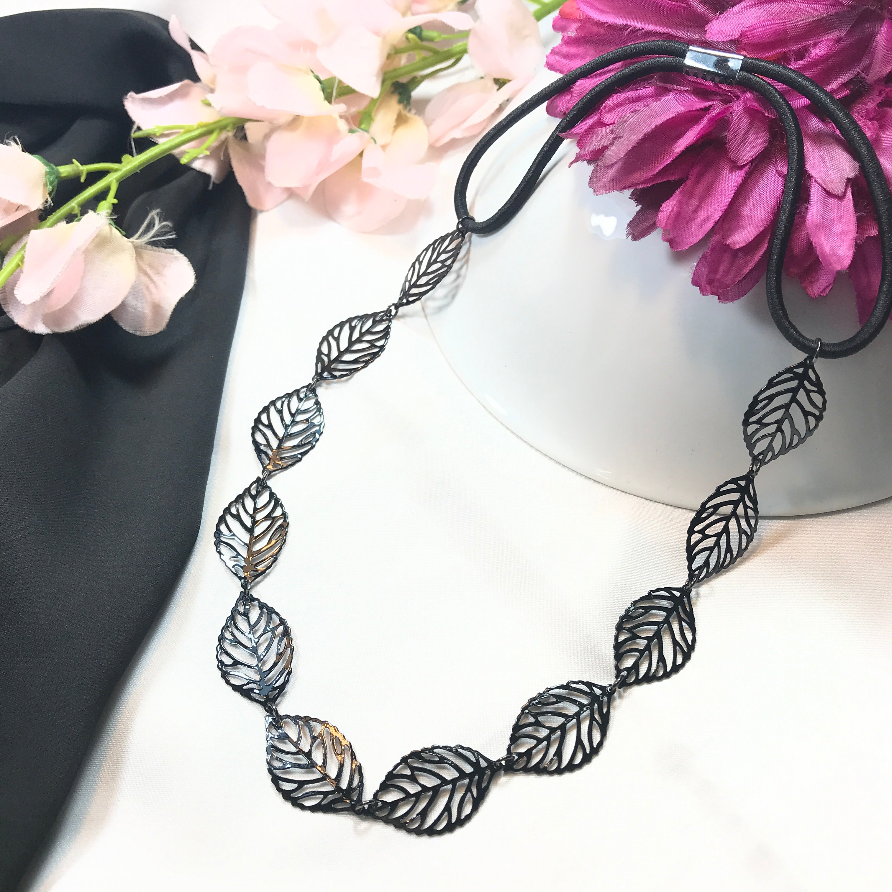 Black leaf necklace