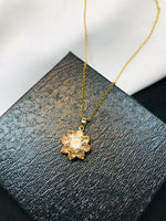 Load image into Gallery viewer, Golden crystal Pendant
